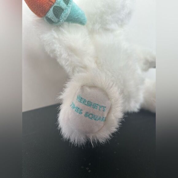 Vintage Hershey's Times Square Statue of Liberty Bear plush toy - Picture 3 of 10